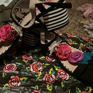 Betsy Johnsón dress shoes